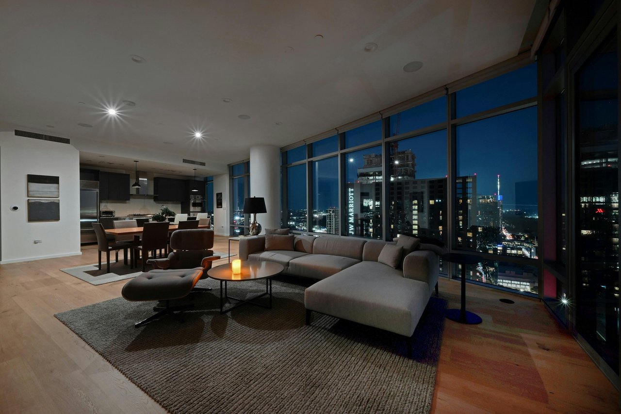 200 Congress Ave #32SE