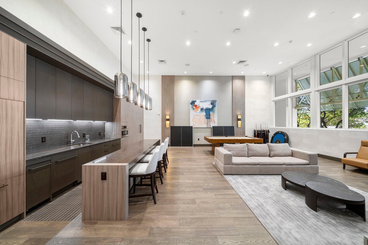 4100 Island Blvd # 1 Unit: PH-1