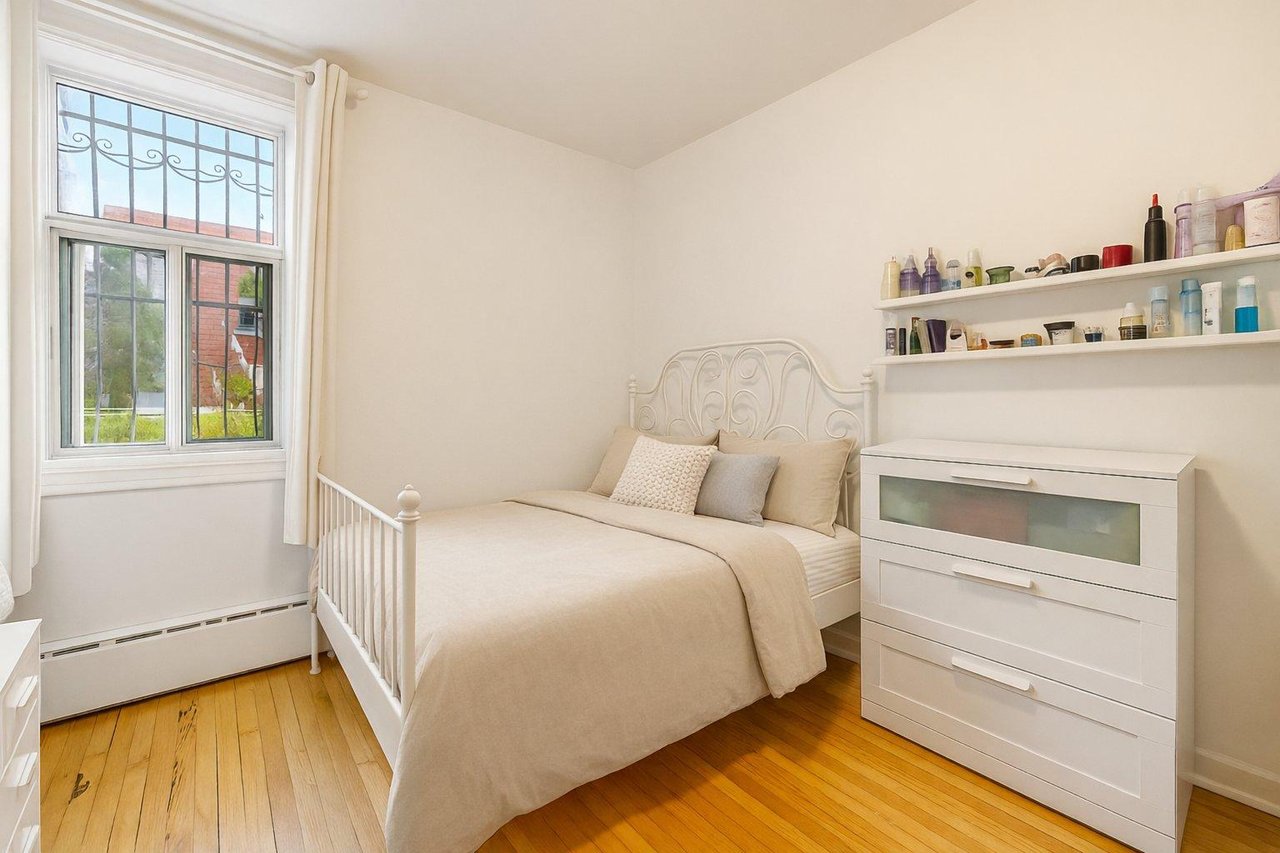 Outremont | Classic triplex in a sought-after area
