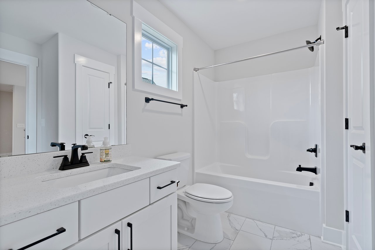 SPACE SPACE SPACE with a Luxury feel! Office AND Bonus Room!Office AND Bonus Room!