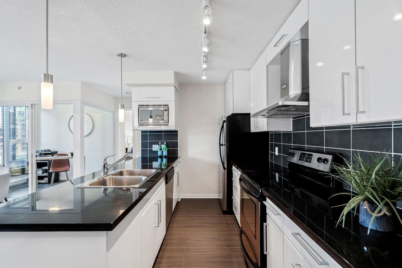 702-633 Abbott Street, Vancouver