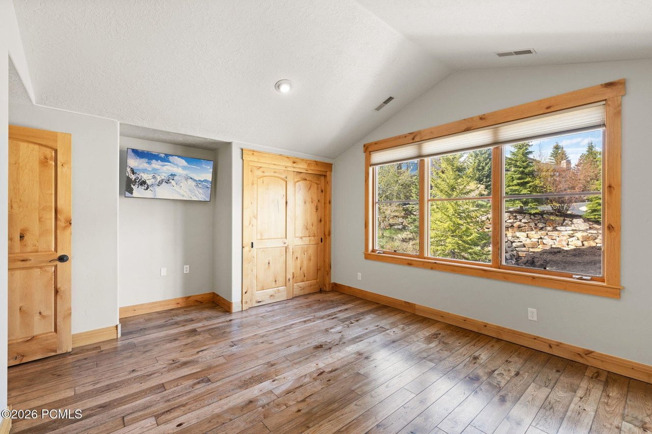 1215 Silver Oak Court 4