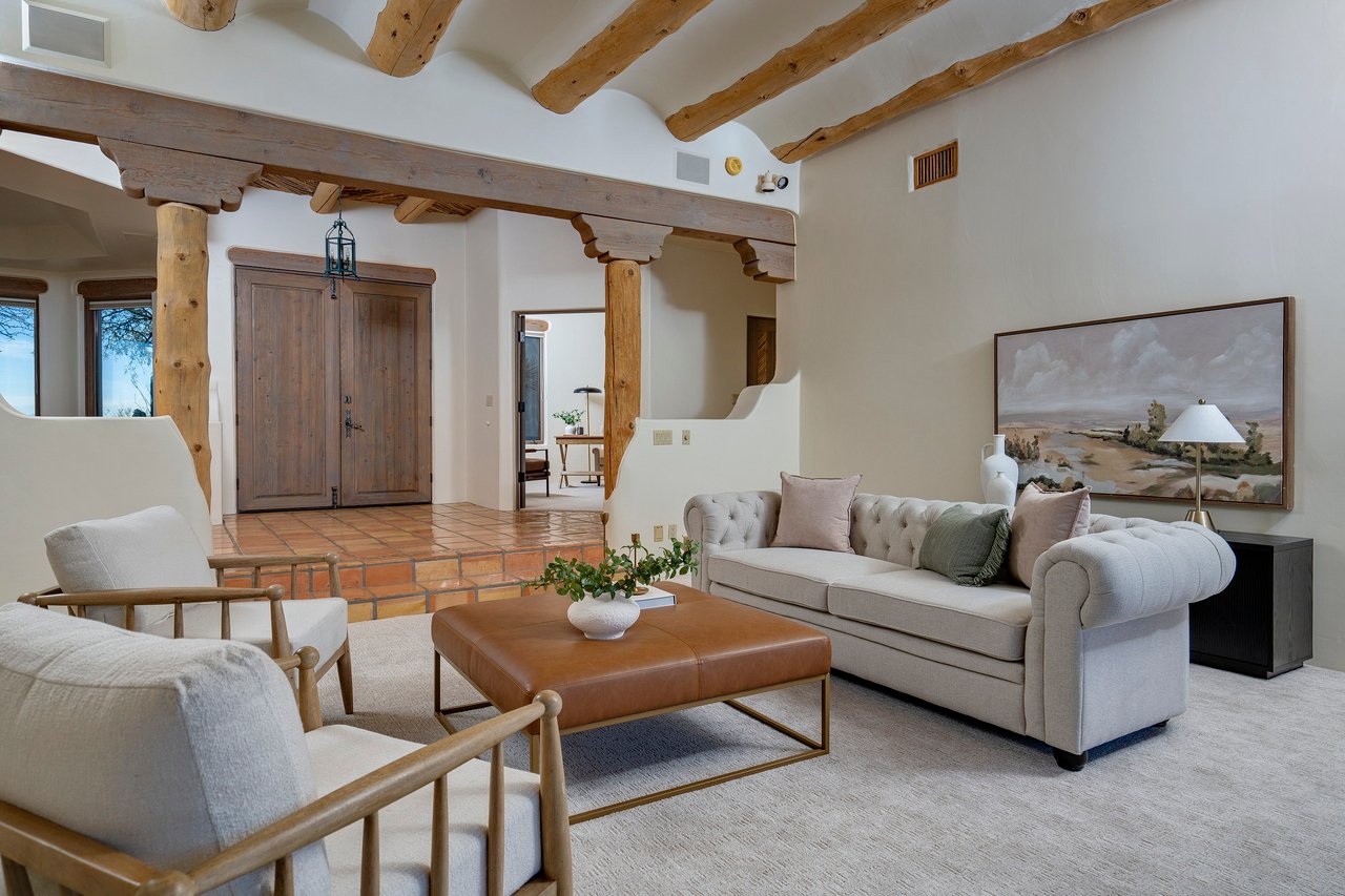 5115 N Corte De Catalonia