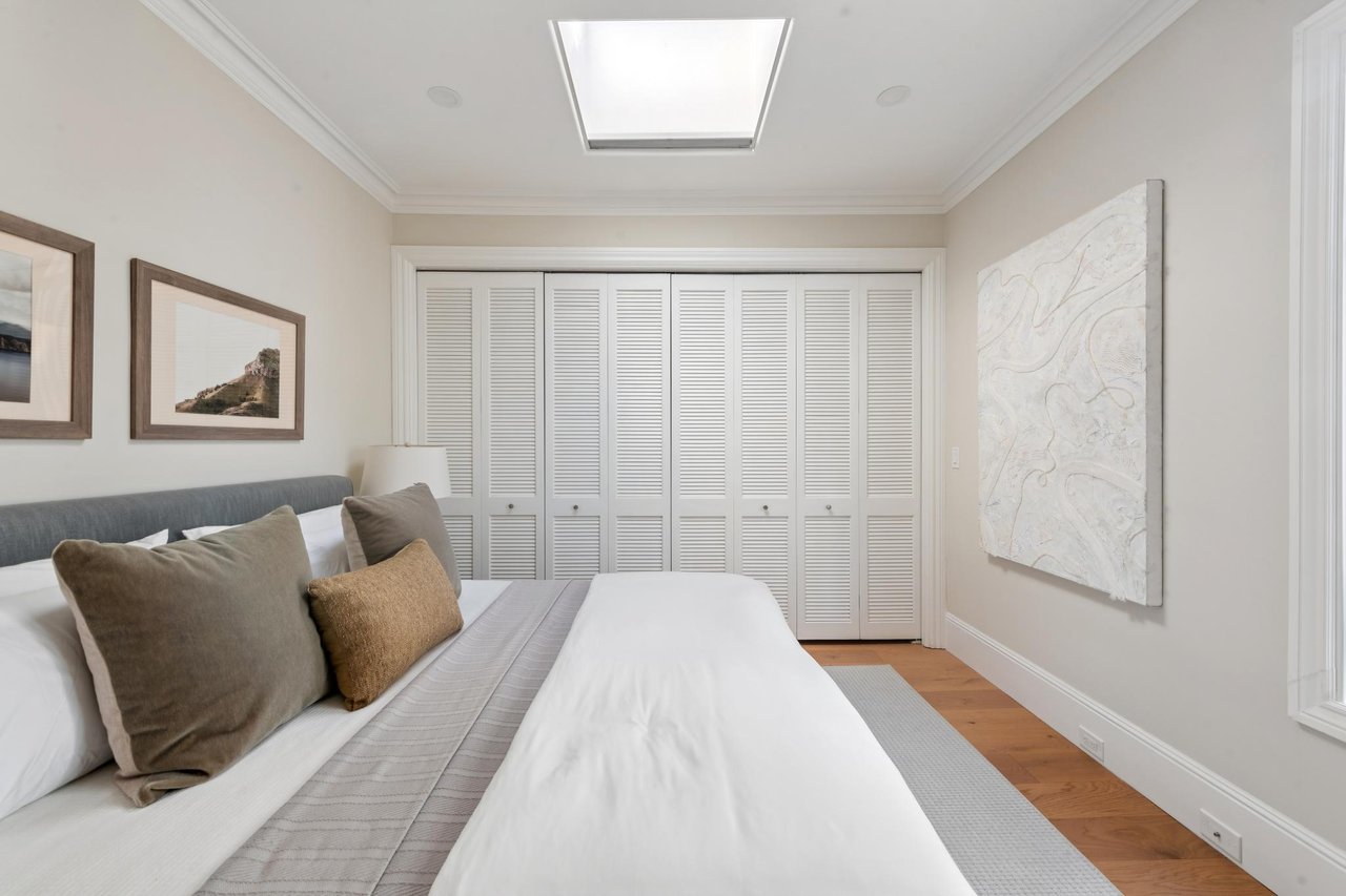 1845 Leavenworth #202