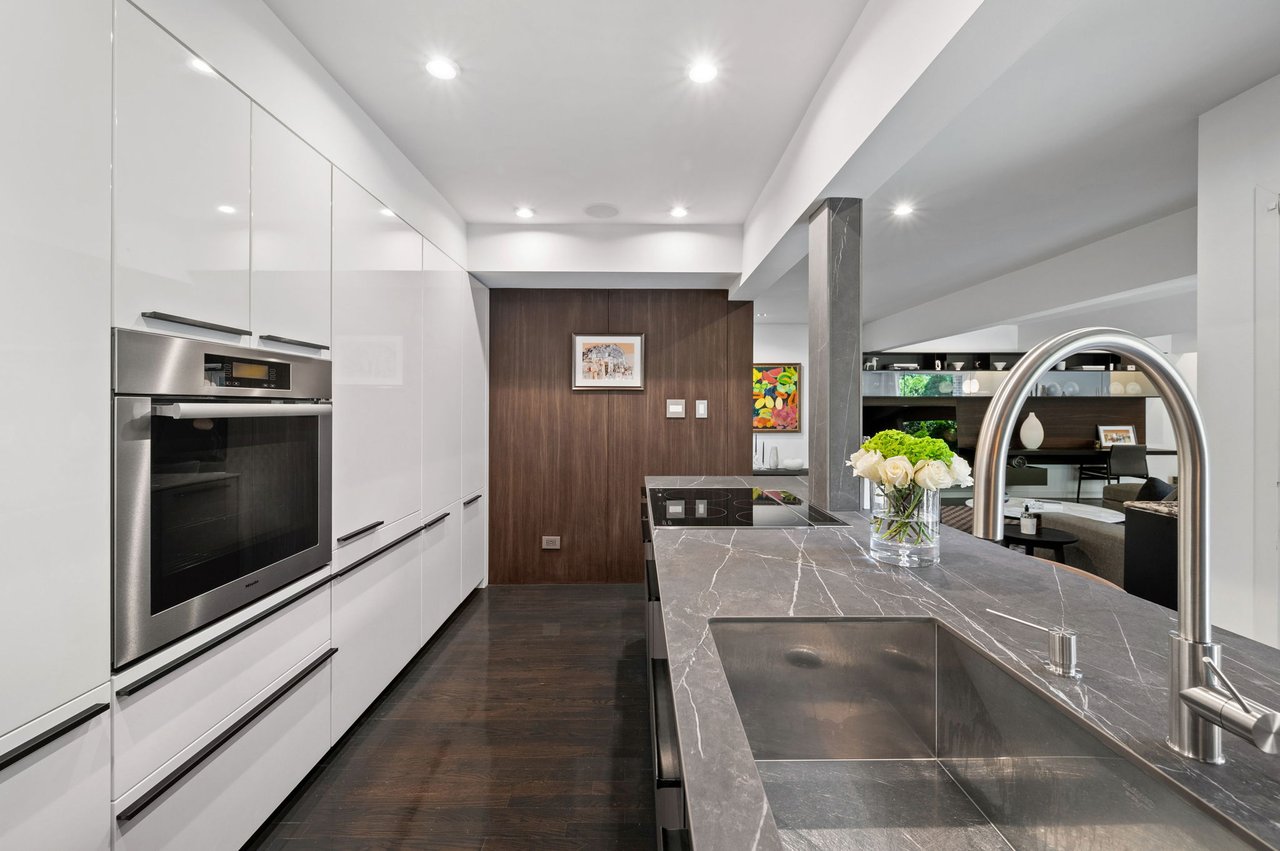 2321 N. Geneva Terrace, Unit C