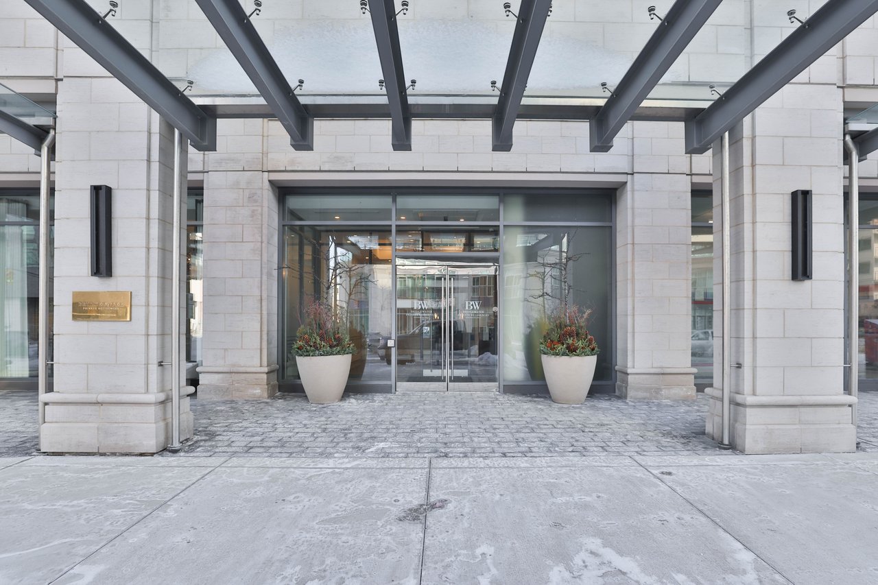 304-2060 Lakeshore Road, Burlington