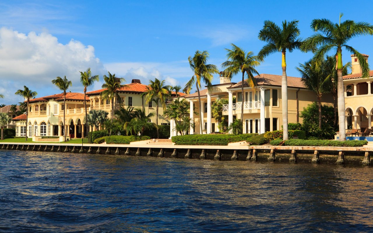 The Lake Club