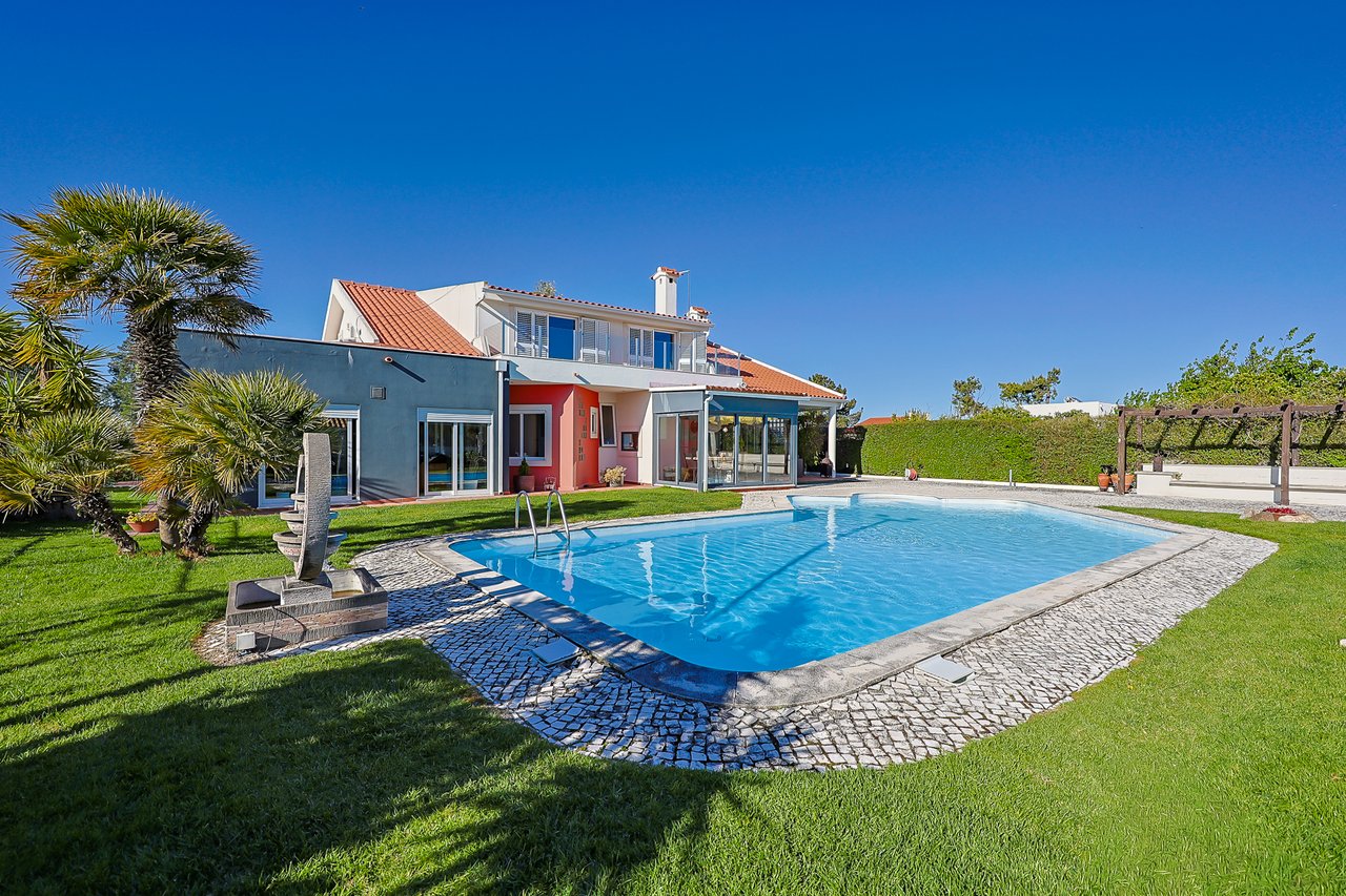 Exclusive 4,000 m² Estate in Azeitão with Tennis Court, Spa & Approved Development Project