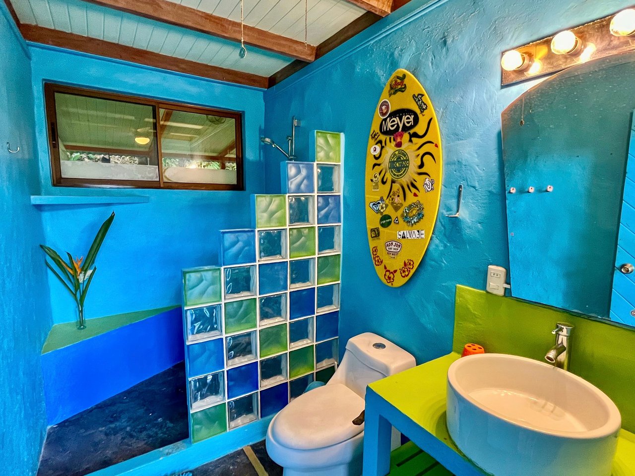 2.35 ACRES- 2 Bedroom Colorful Jungle Home With Ocean Views, Privacy, Room To Build More, Only 10 Min To Dominical!!!