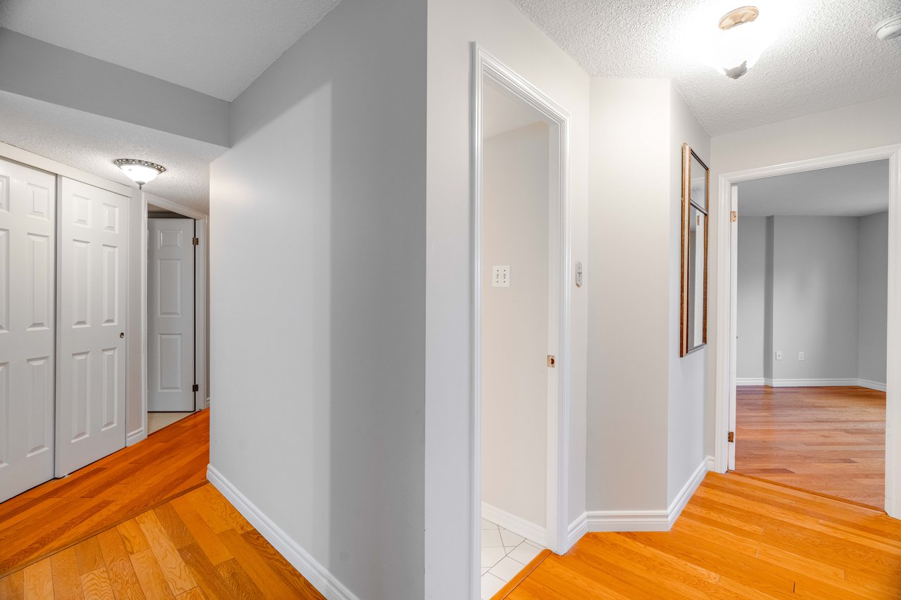 beautiful 2 bedroom 2 bath Condo in downtown London