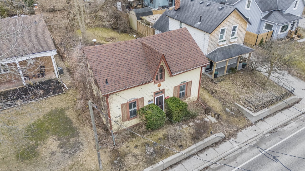 410 Eagle Street, Newmarket, ON L3Y 1K6