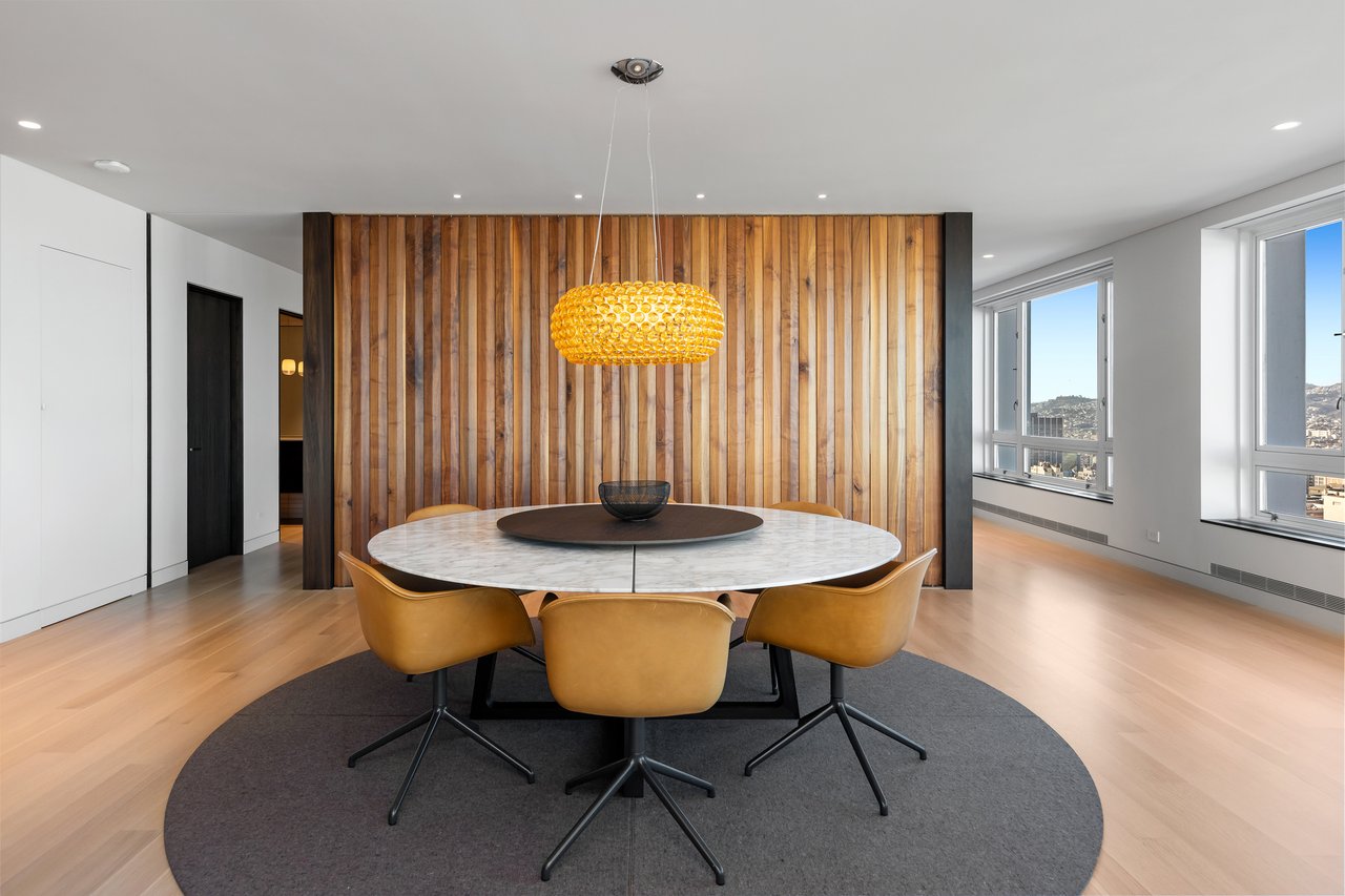 Showcase Apartment on Nob Hill