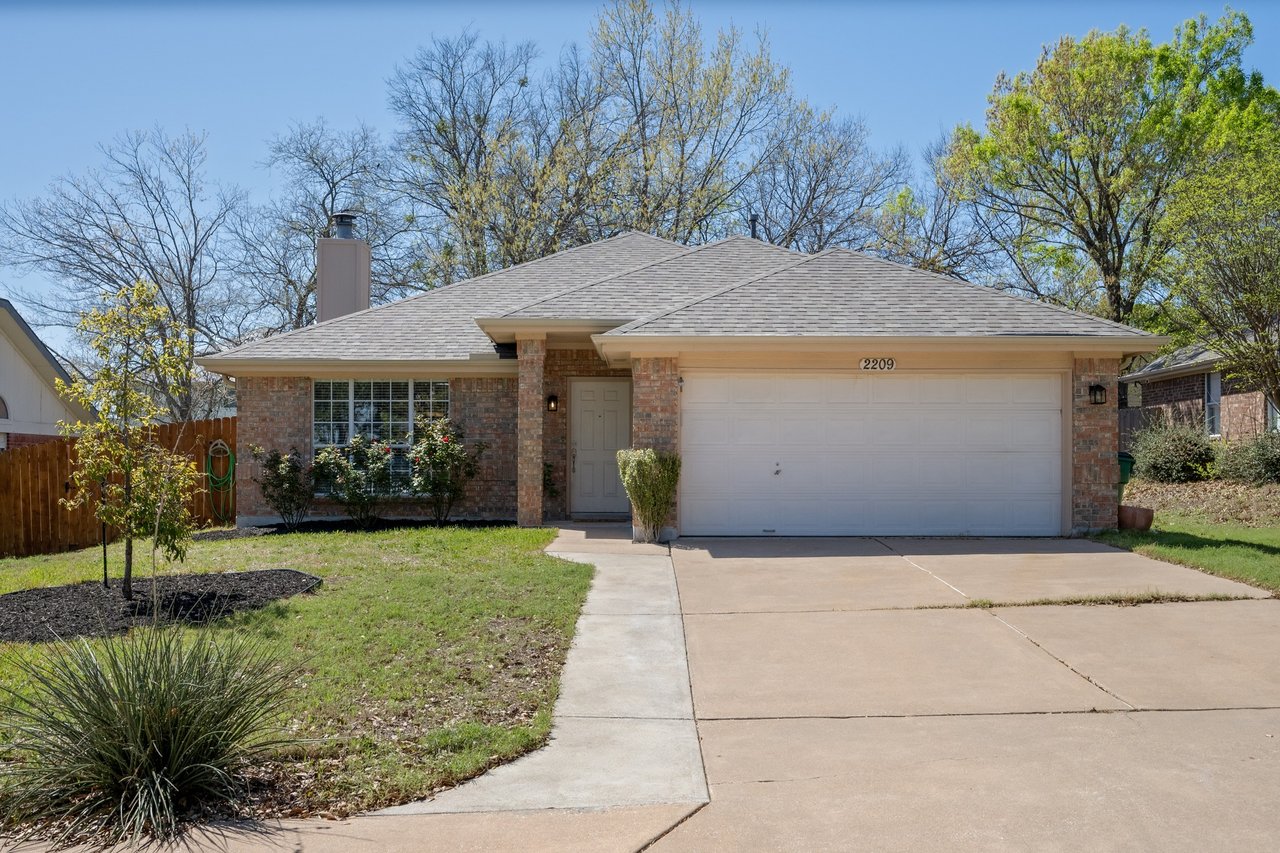 Updated Home in Wells Branch