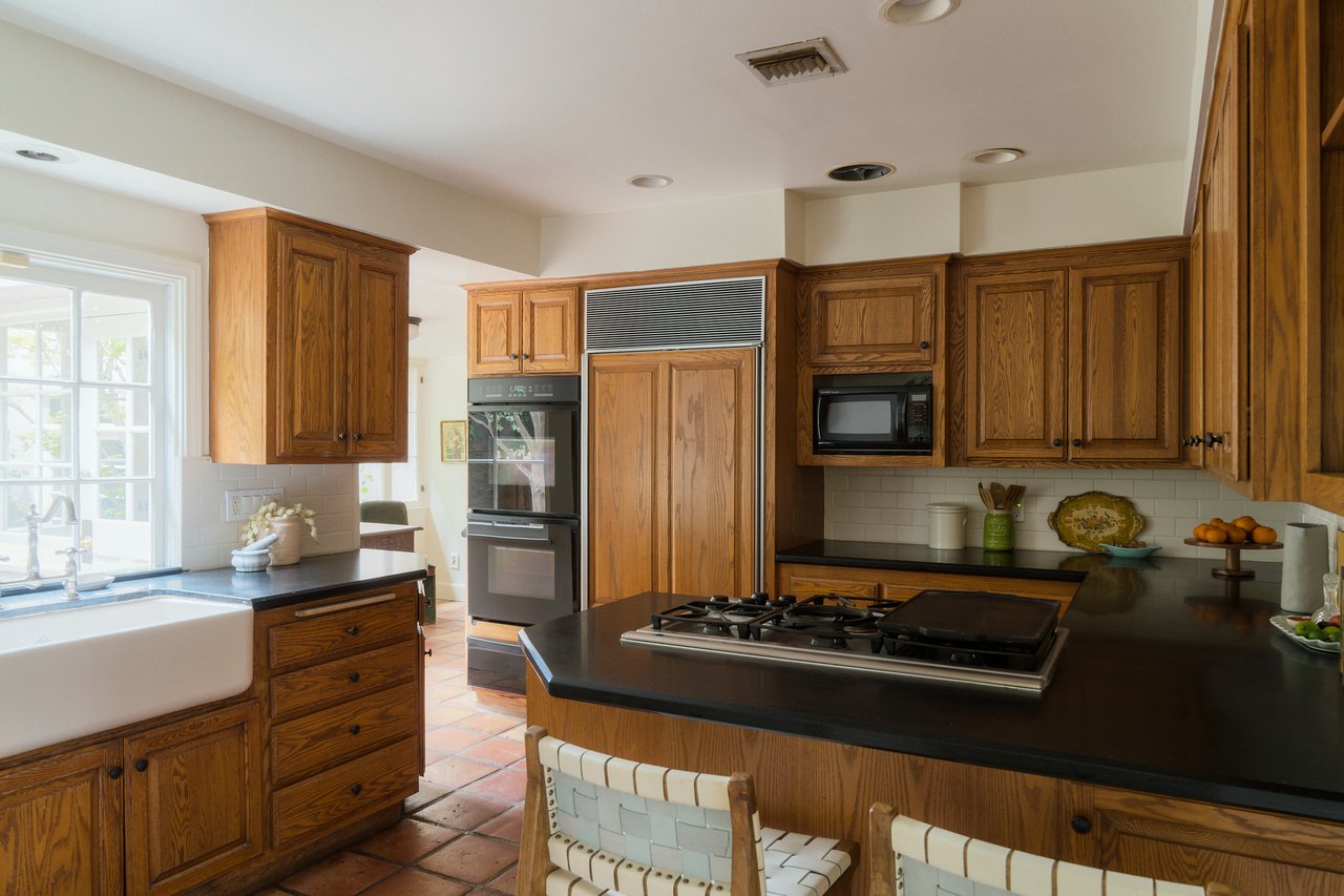 1990 Rose Villa St in Pasadena