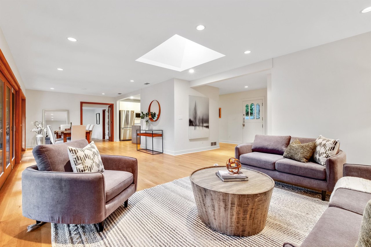 6060 Marine Dr