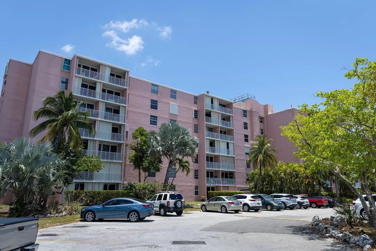 3312 Northside Dr #209