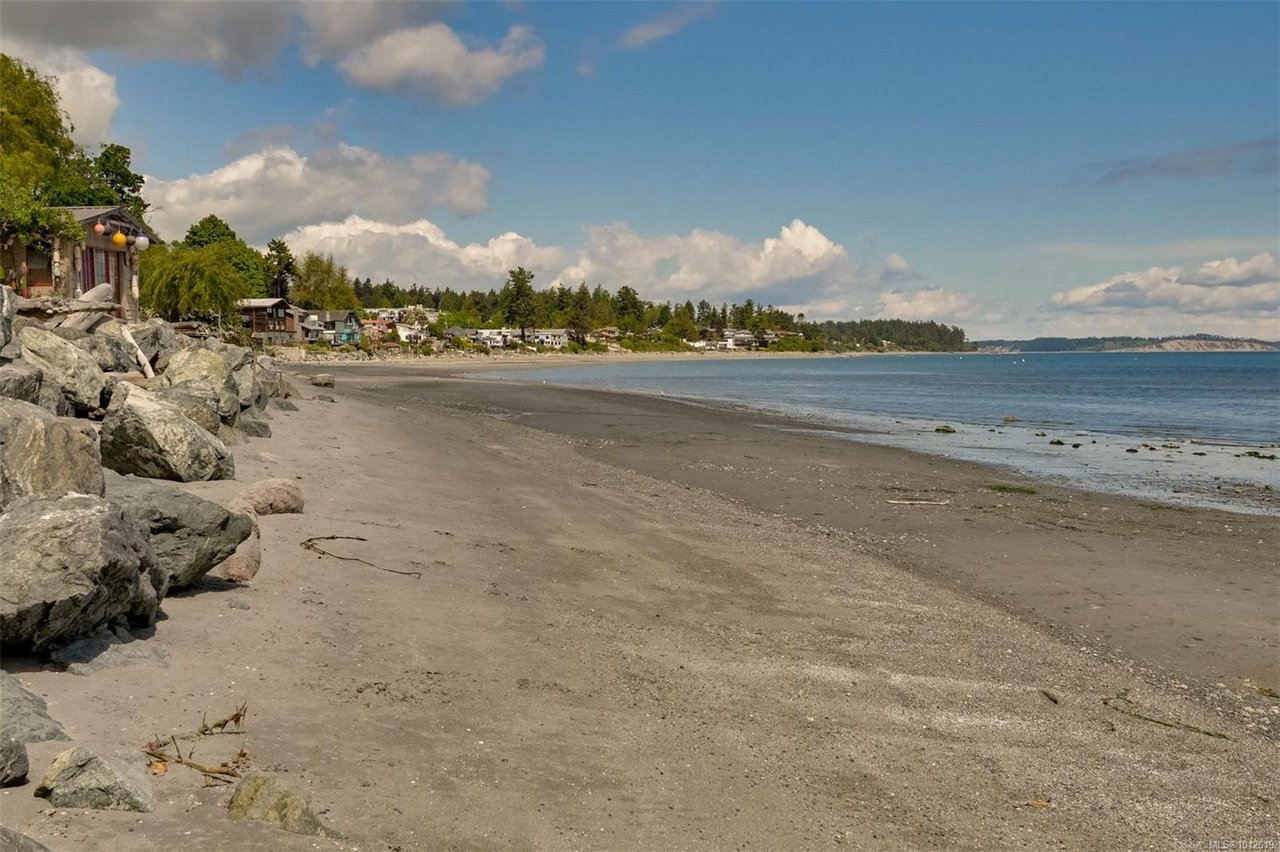 4955 Cordova Bay Rd