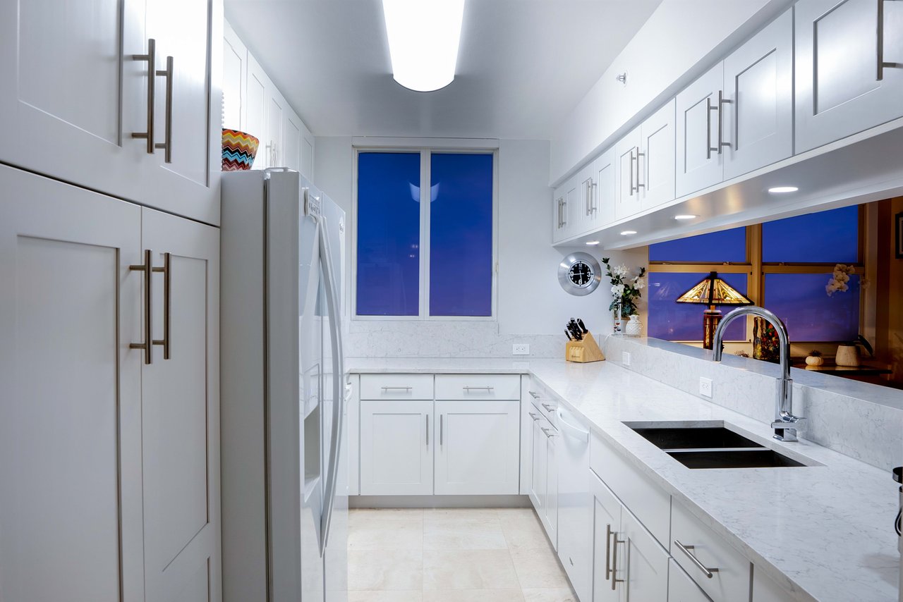 650 West Ave Unit: 2102