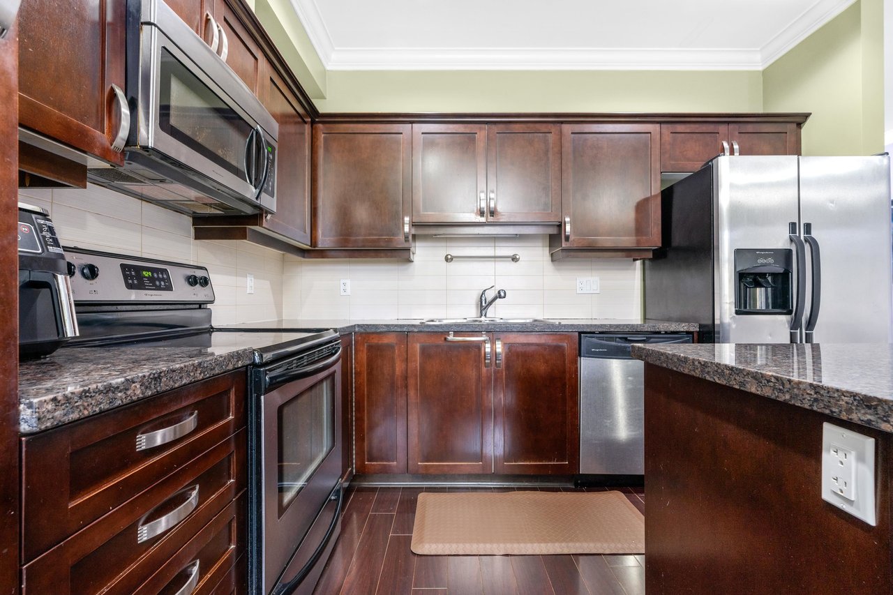 8-14462 61a Ave