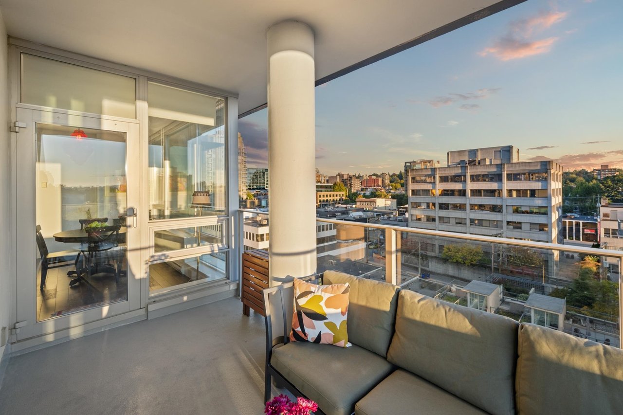902-1675 W 8th Ave