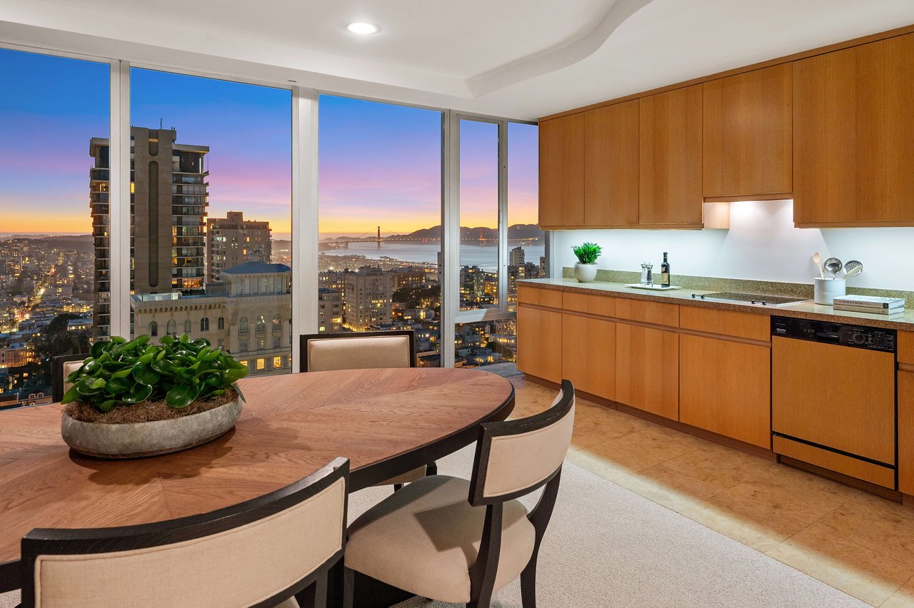 Showcase View Apartment at 1750 Taylor