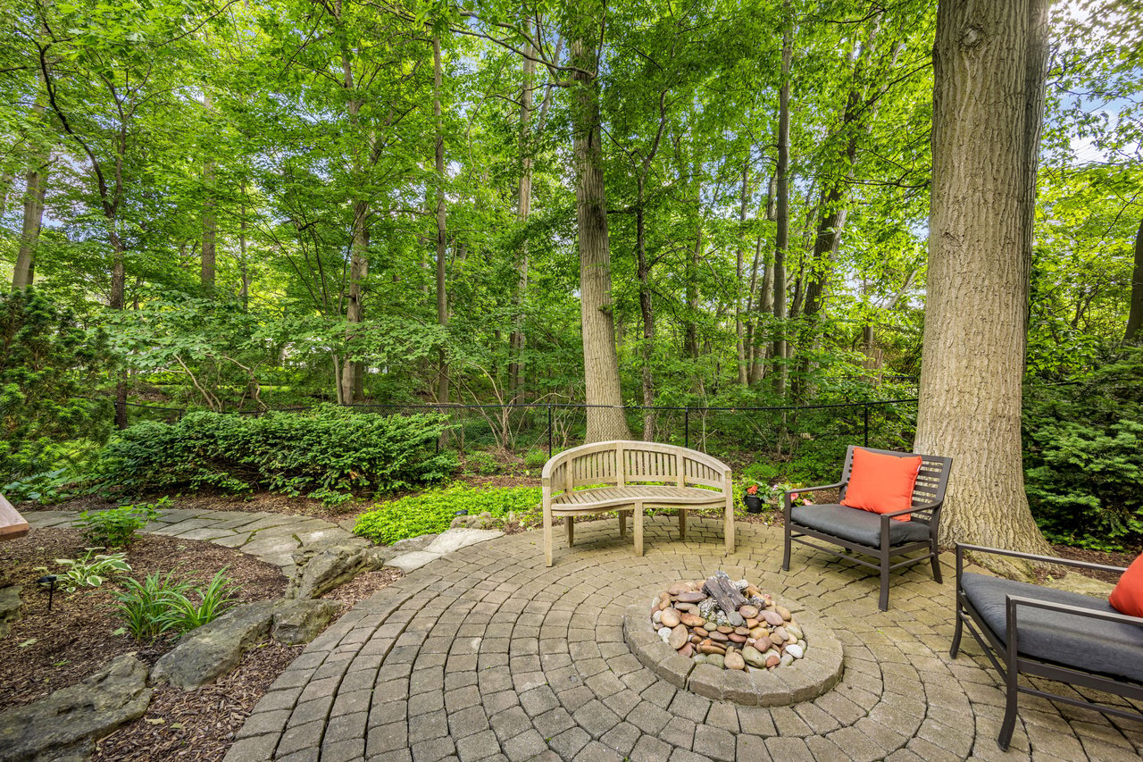 1346 Whiteoaks Avenue, Mississauga