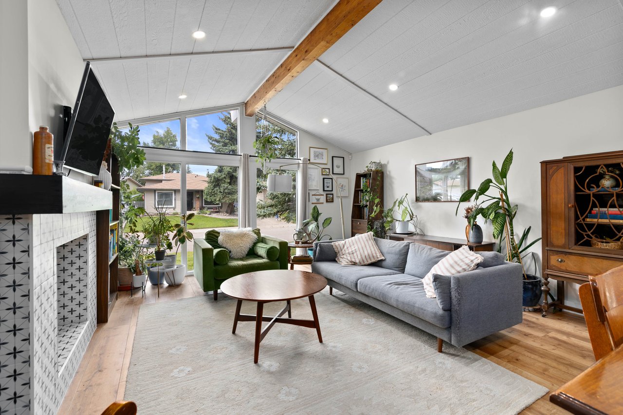 104 Thorson Crescent