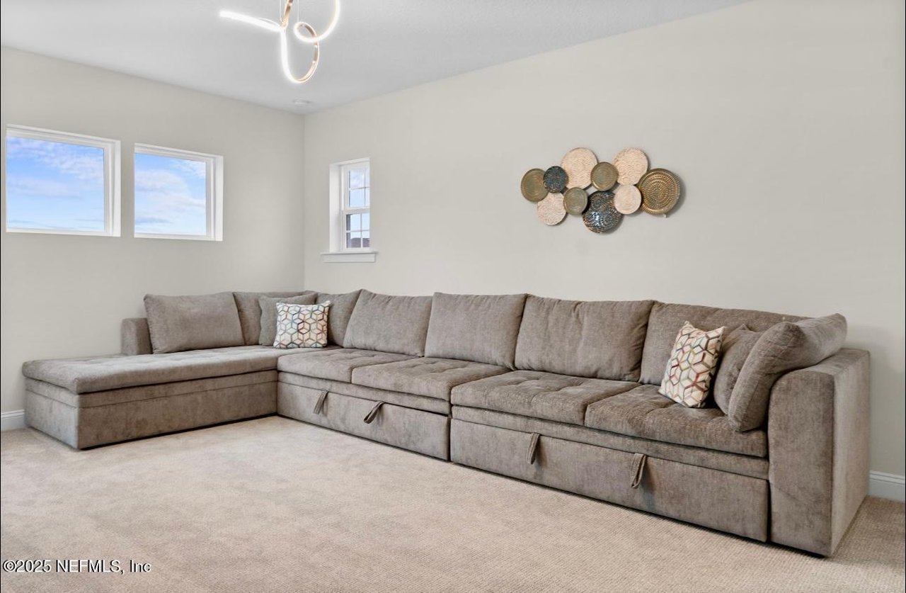 462 HILLENDALE Circle, St. Johns