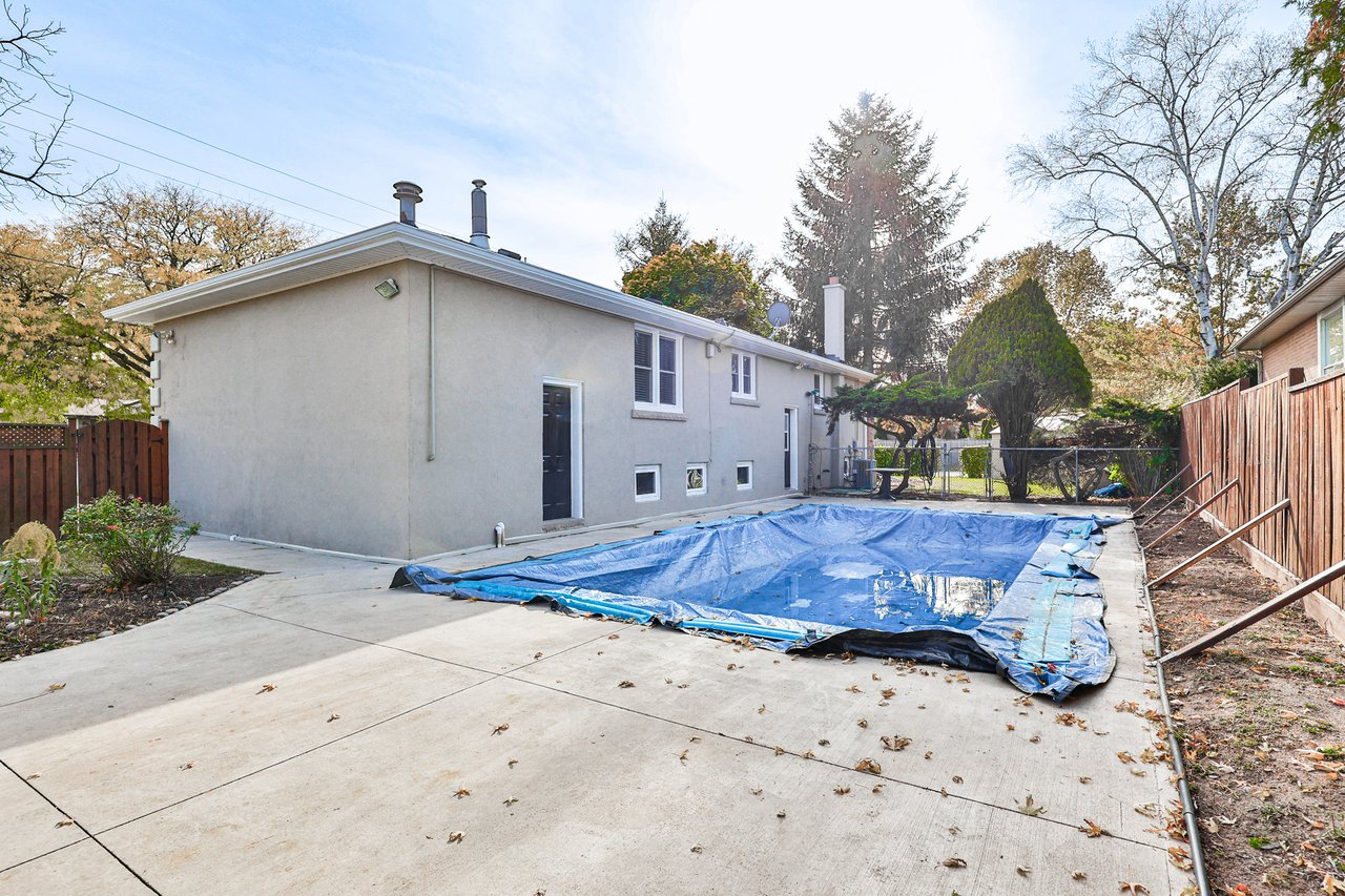 2063 Hixon Street, Oakville