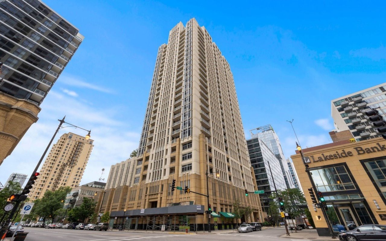 1400 S Michigan Ave #1606