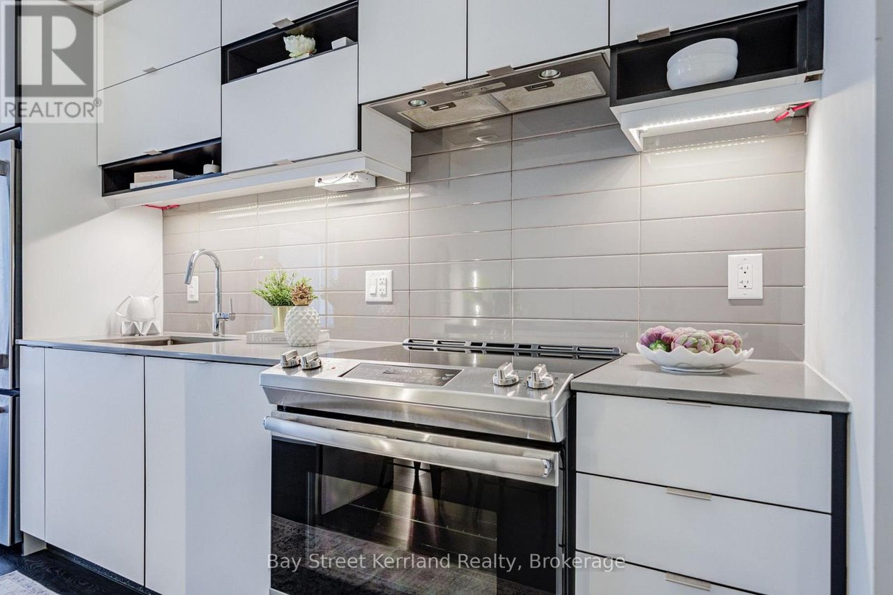 4065 Confederation Parkway #402
