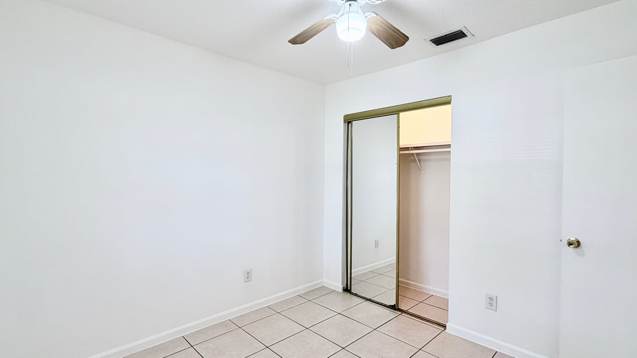 Casselberry Three-Bedroom, Two-Bathroom Duplex Unit with Private Yard
