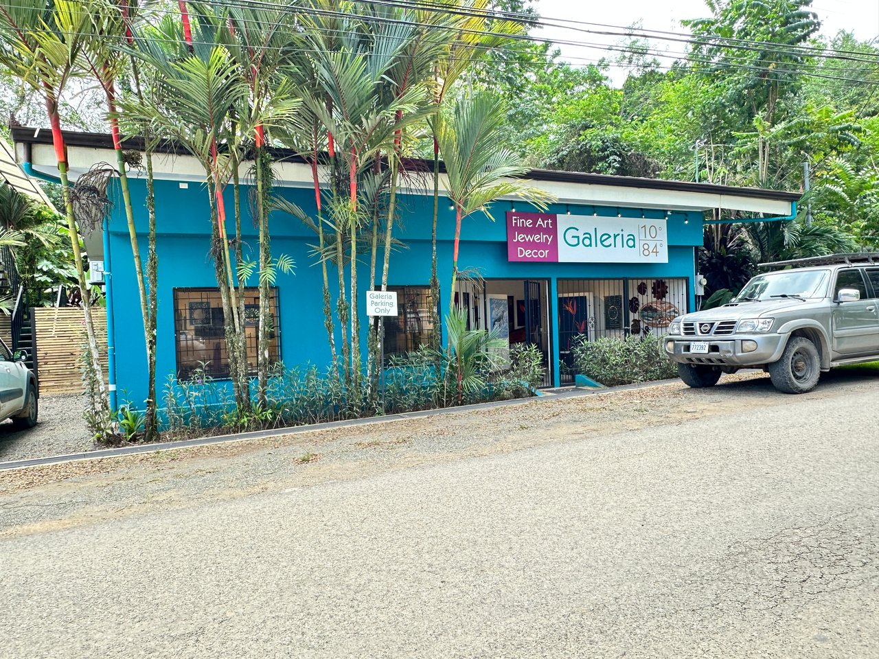 Commercial Space In Prime High Traffic Area in Uvita Costa Rica with garden