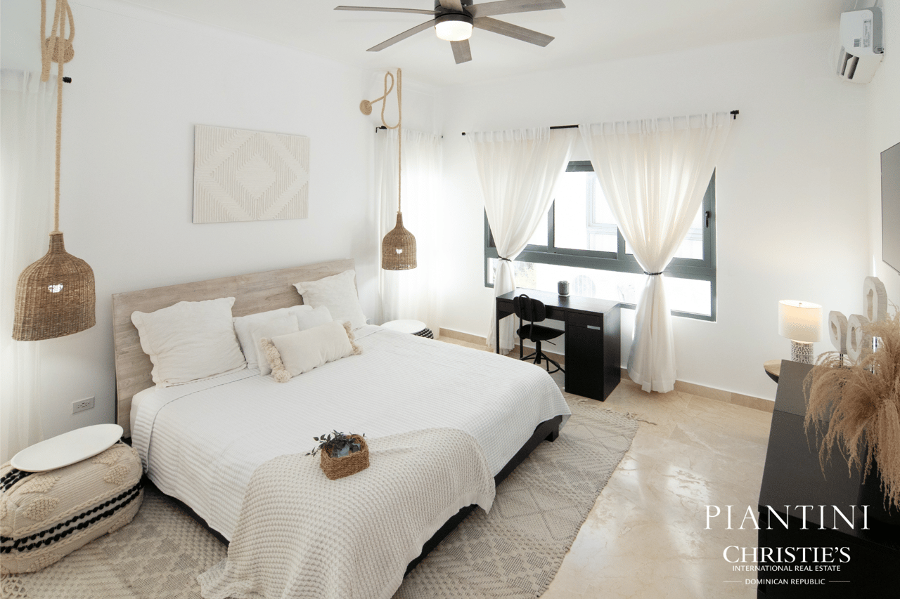 Sunrise Penthouse, Terrenas