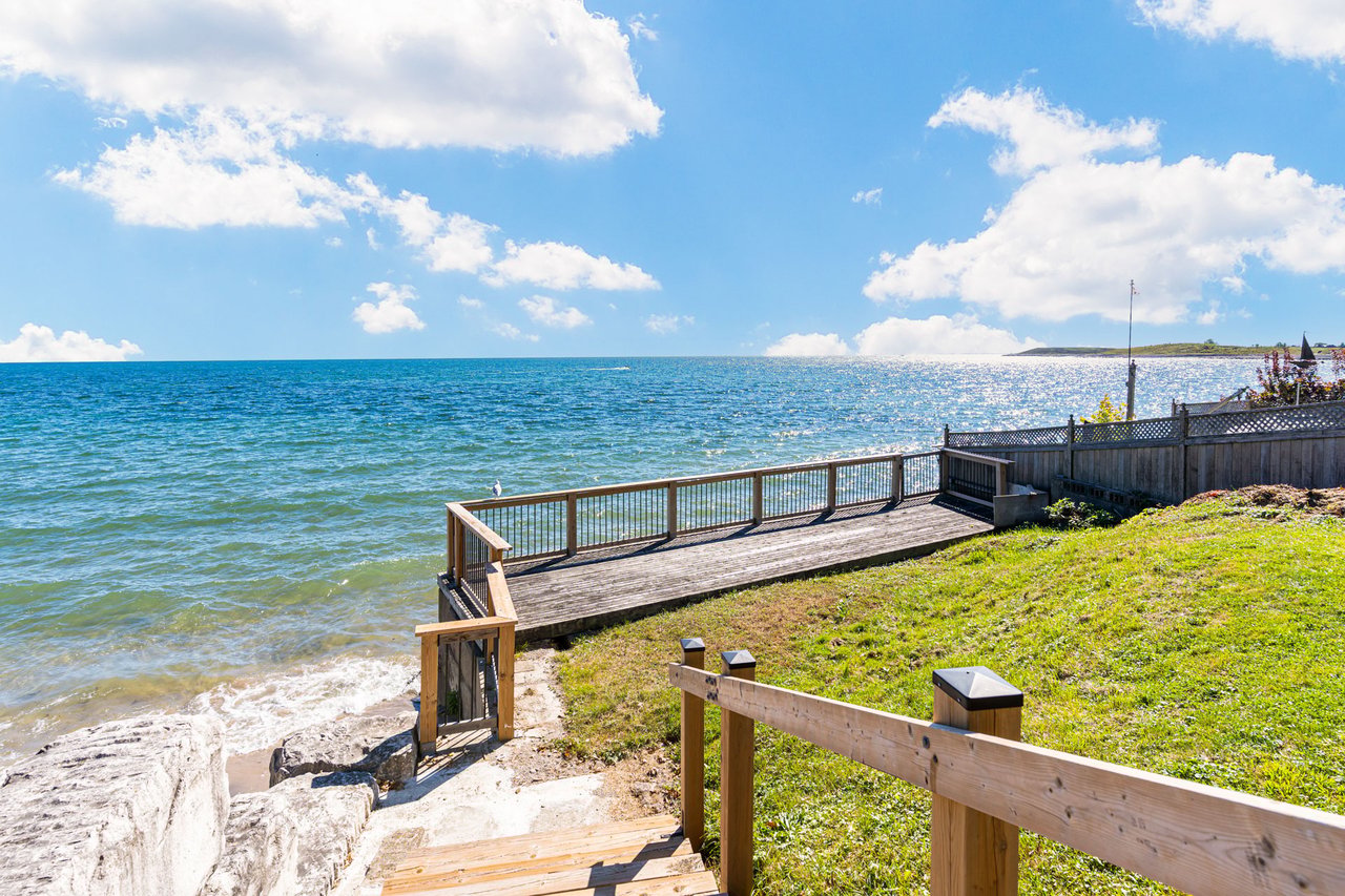 407 Lake Promenade