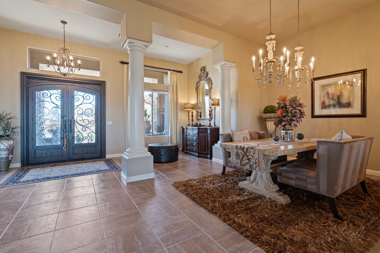 9812 E ROADRUNNER Drive