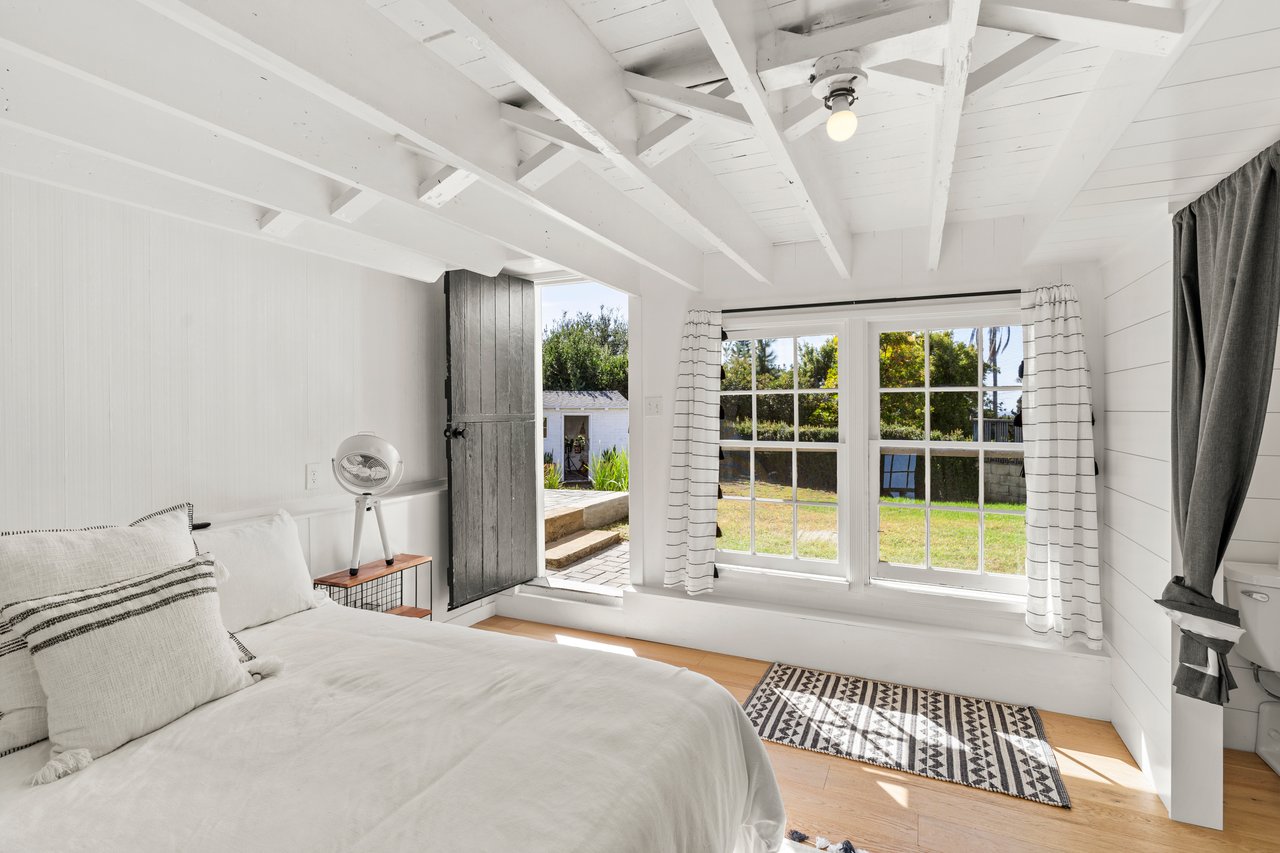 Bungalow On Highland