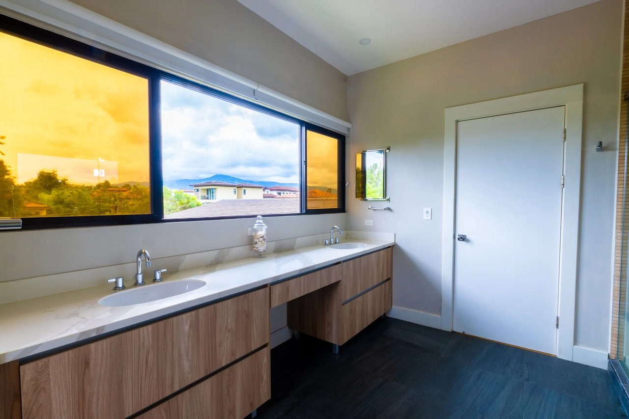 Modern Family Residence, Guacima, Alajuela