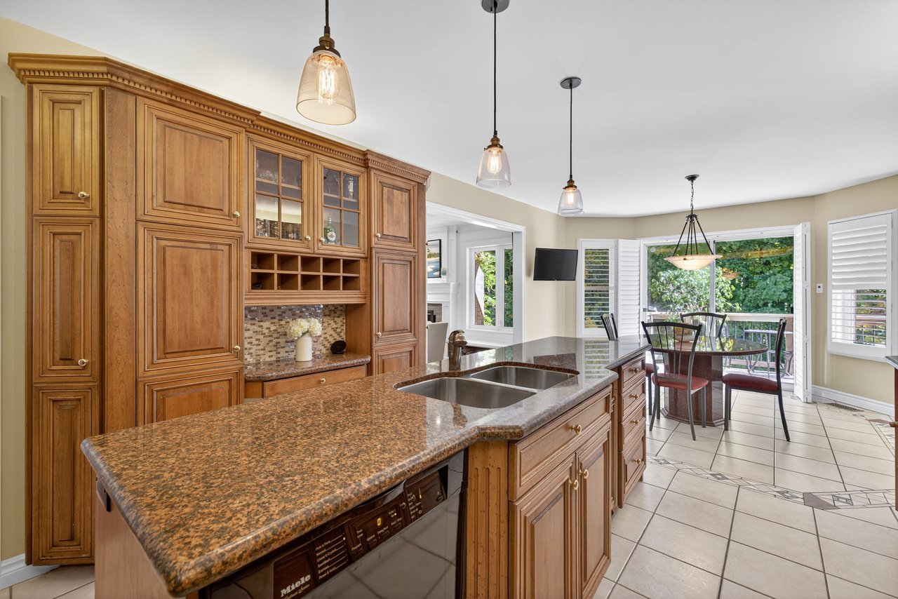 6 Falling Leaf Crt, Aurora