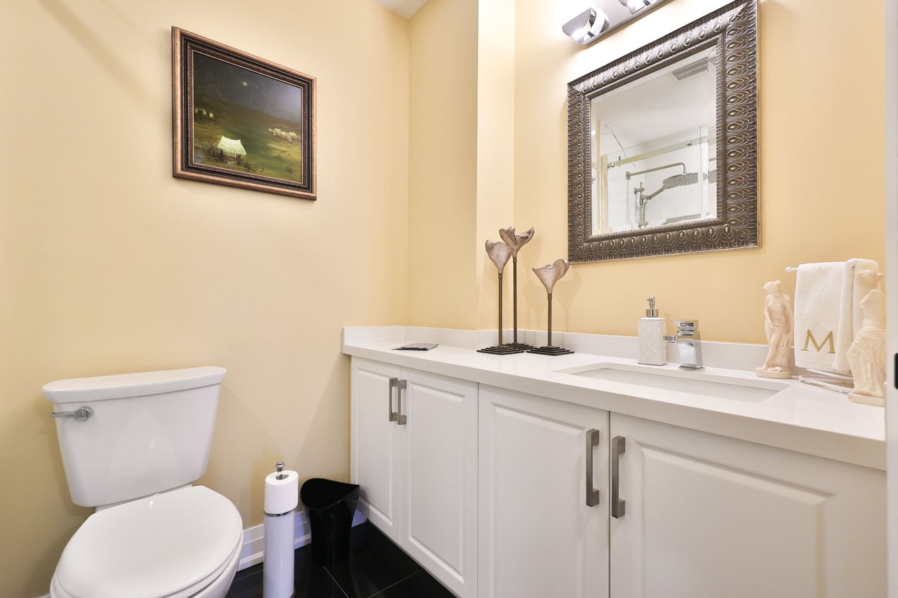 801-2511 Lakeshore Rd W, Oakville