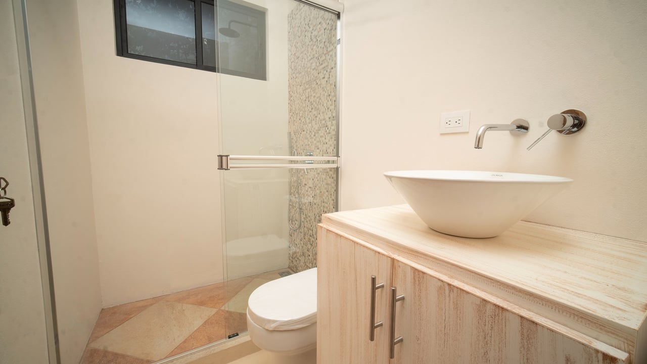 Casa Dos Rosas | Near the Coast House For Sale in Tamarindo