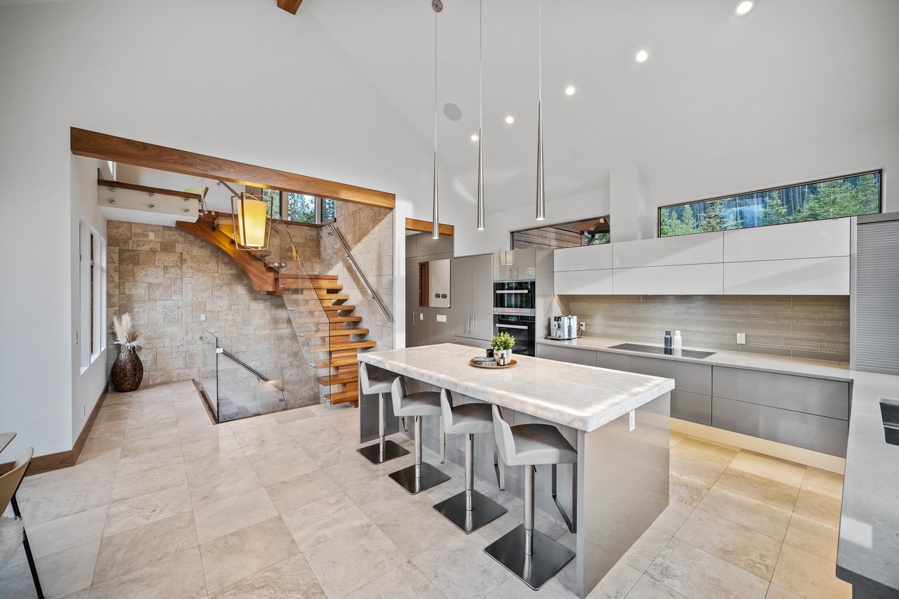 Refined Mountain Living at Cairns Landing
