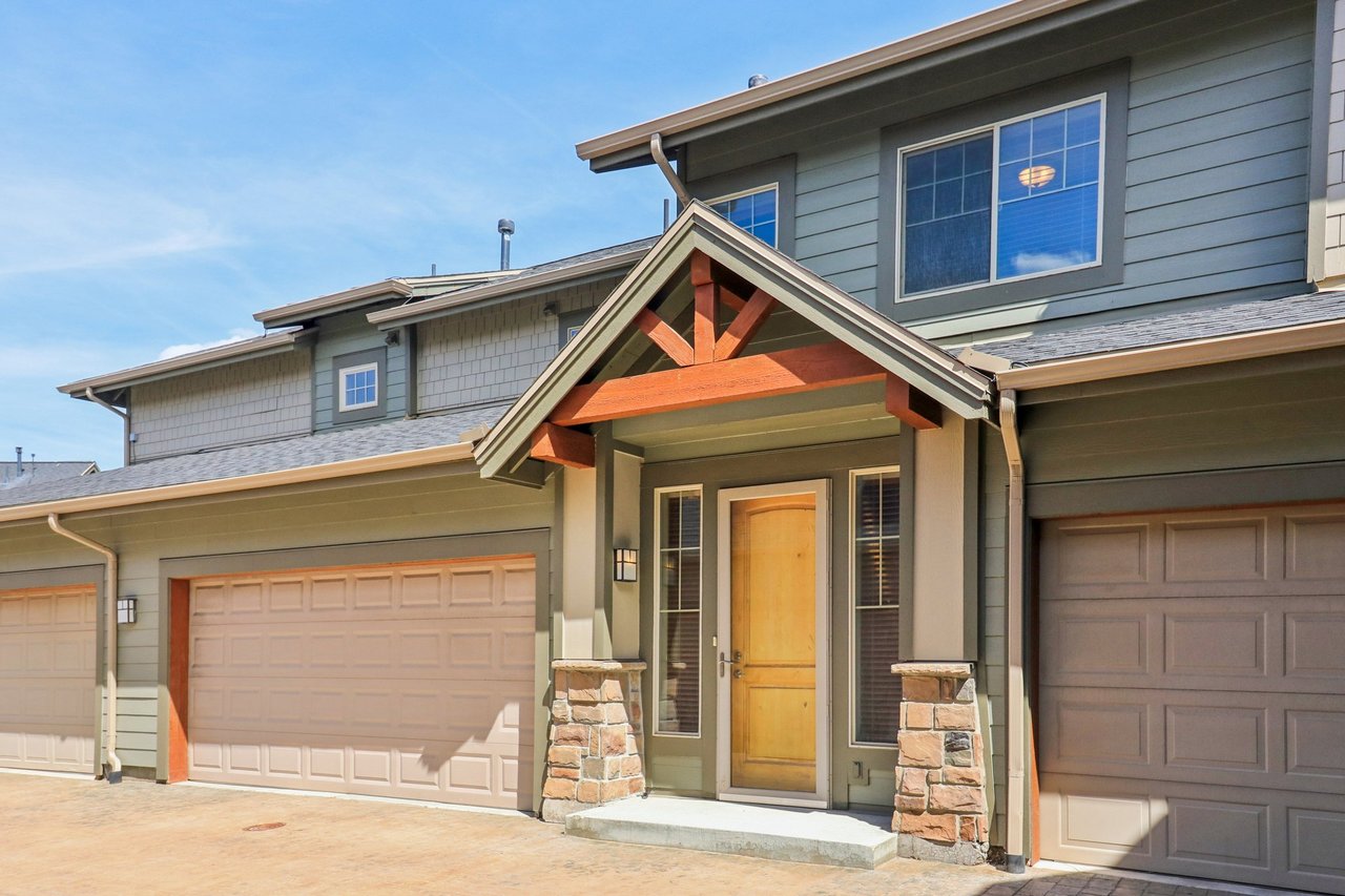 6010 N Fox Pointe
