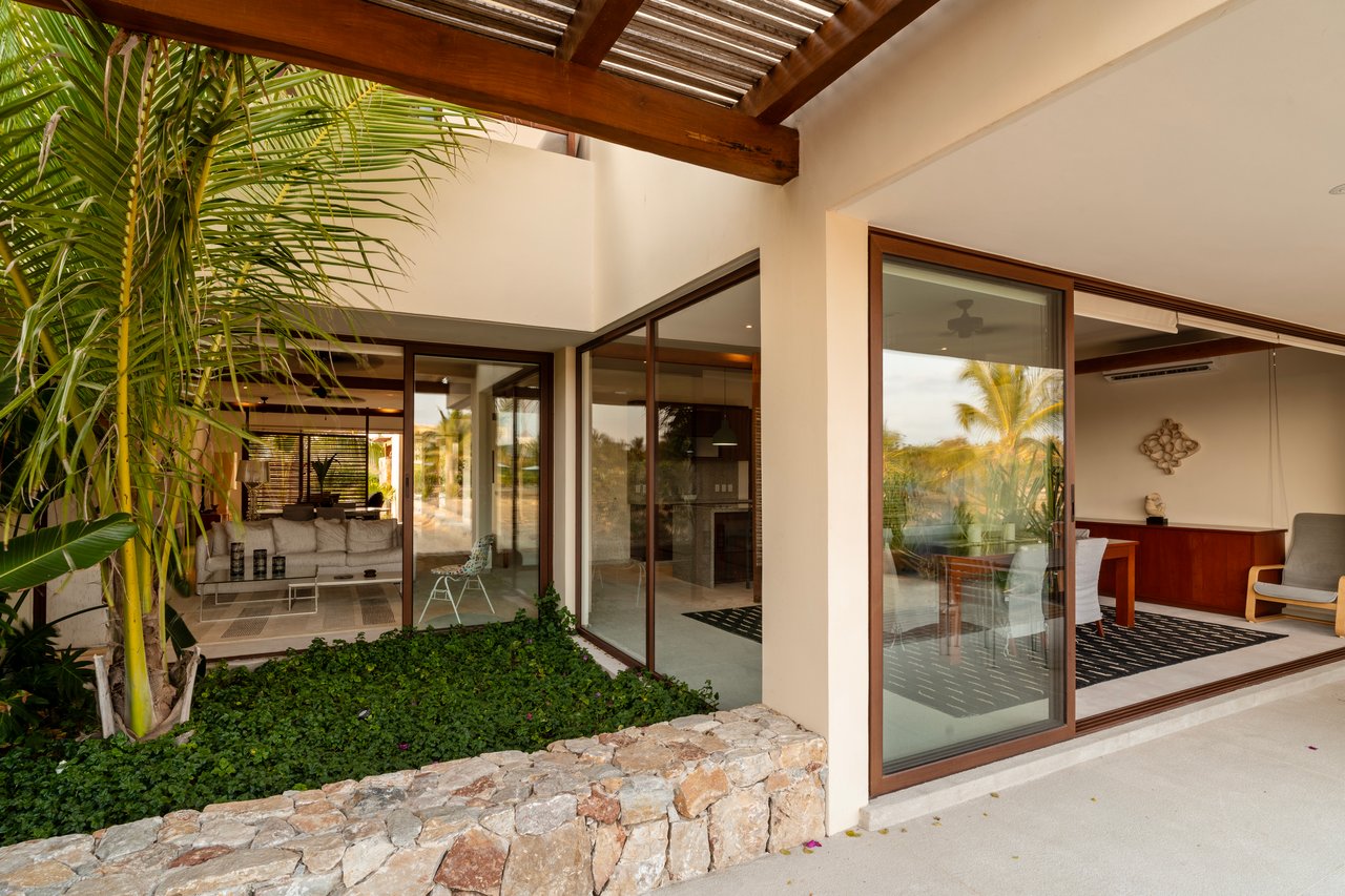 Marea Beachfront Casa VR6