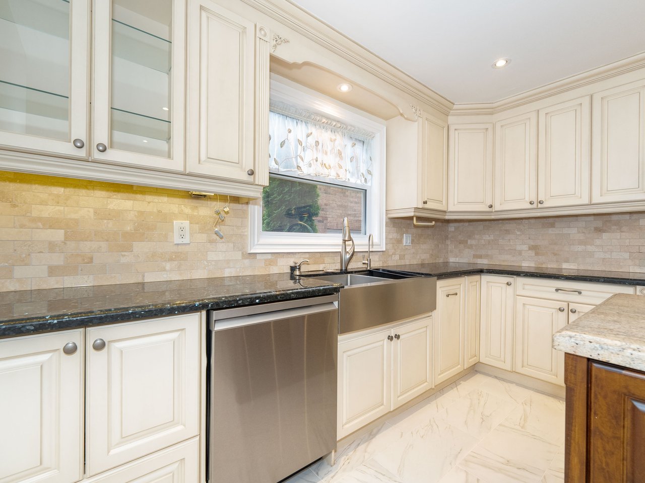 39 Montclair Rd