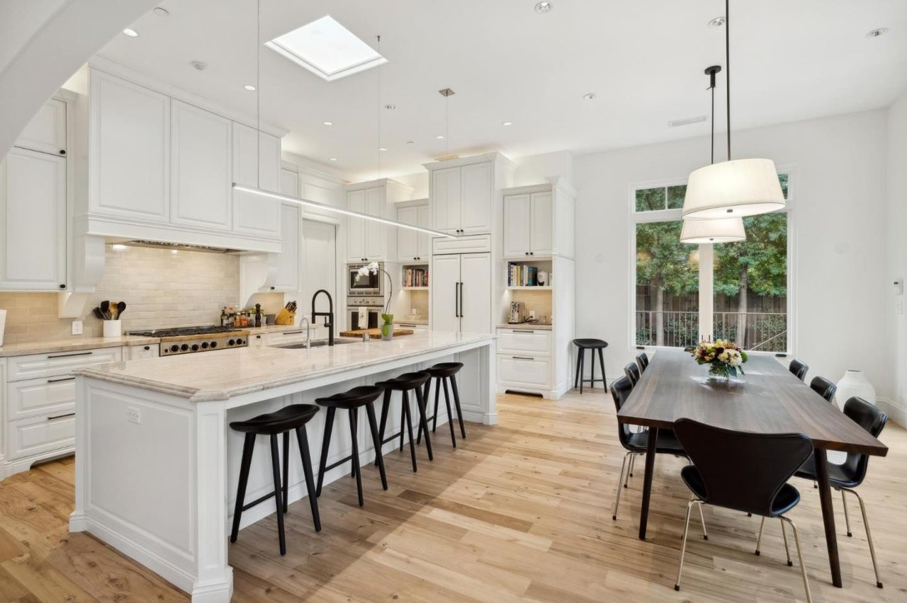 1325 Garden Lane