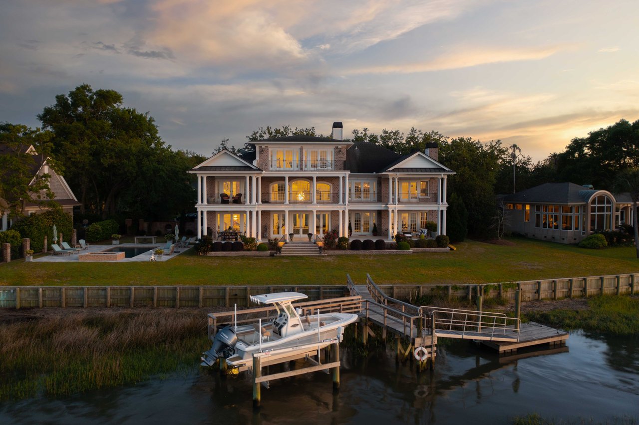 931 White Point Boulevard