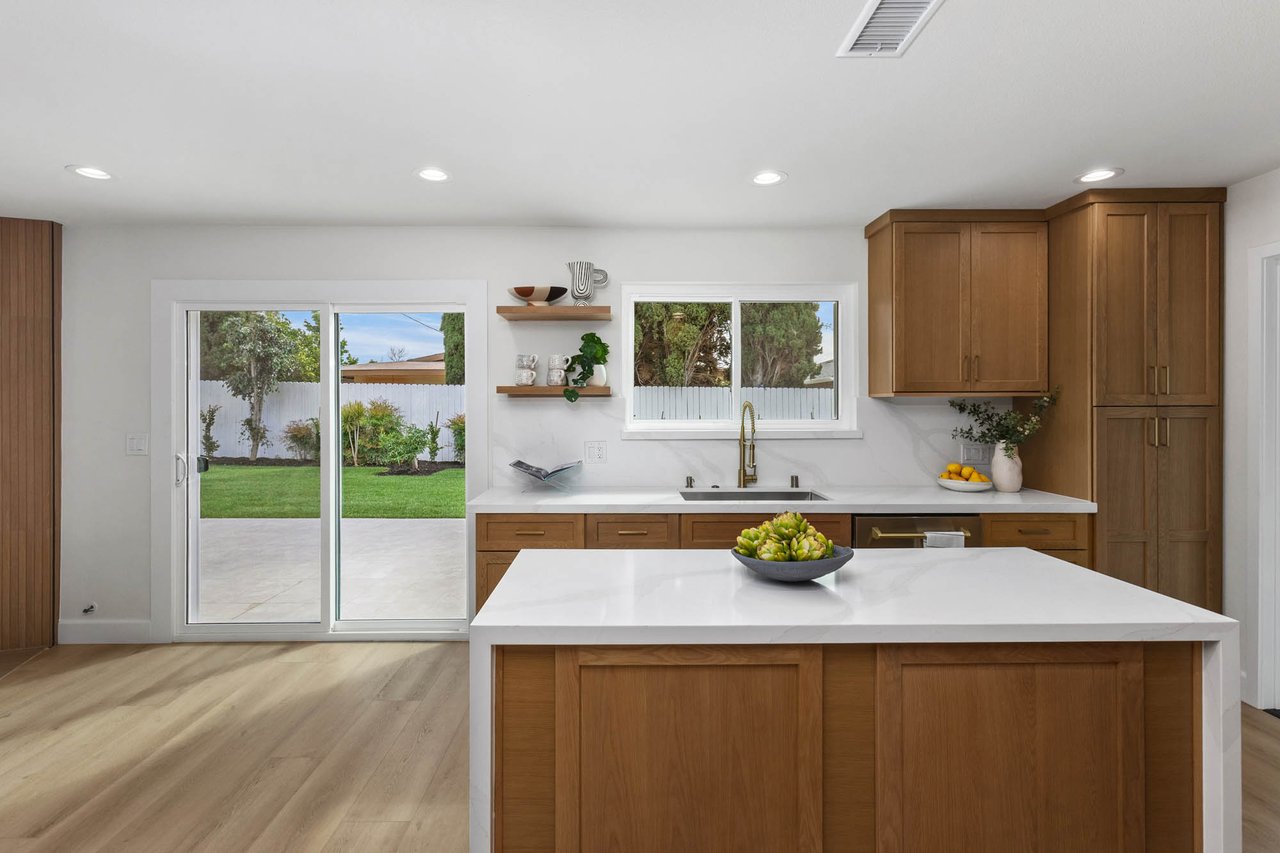 1412 E Quincy Avenue