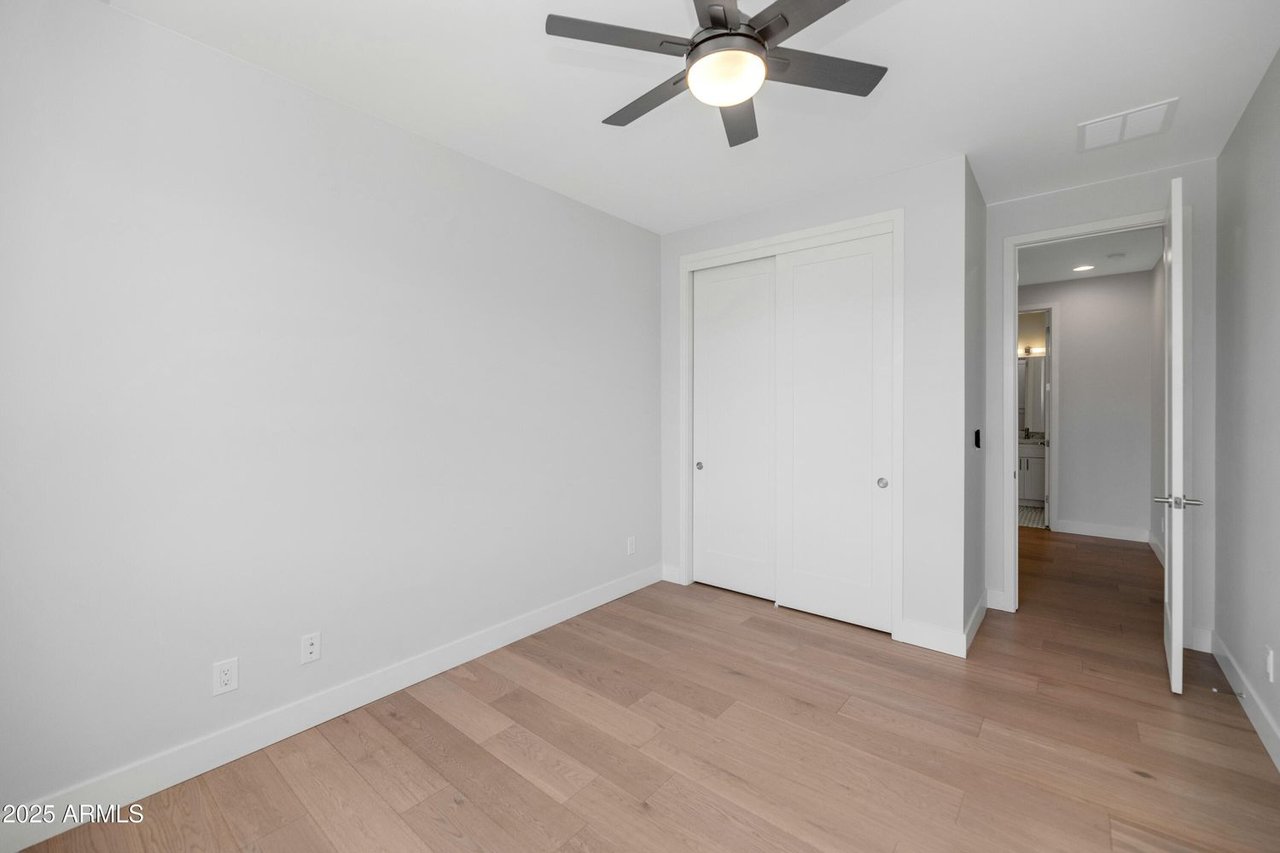 3720 N 40th Pl