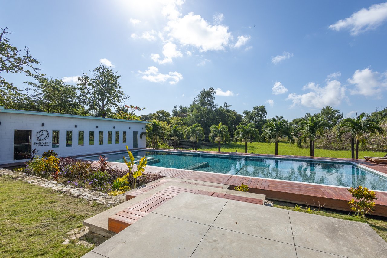 Condo 306, Diamond Apartments